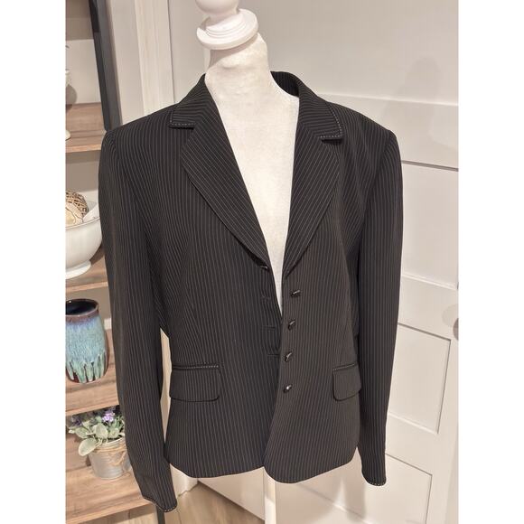 Tahari Blazer Size 16 Black W/ Light Tan Stripe 4 Buttons Down Front Lined - Picture 1 of 11
